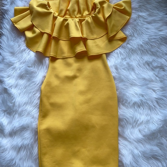Upscale Couture, yellow dress, size small - Picture 4 of 4